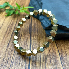 Bracelet with Triangular Cut Pendant